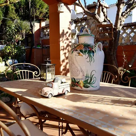 Homeholidaysrentals Cordial * Pineda de Mar